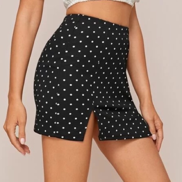 Polka dot slit hem mini skirt - Picture 9 of 9